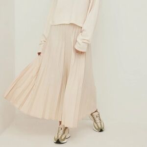 NWT NA-KD Classic Heavy Pleated Midi Skirt   Size EU 38 / US 6